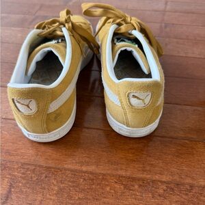 Puma Gold Sneakers